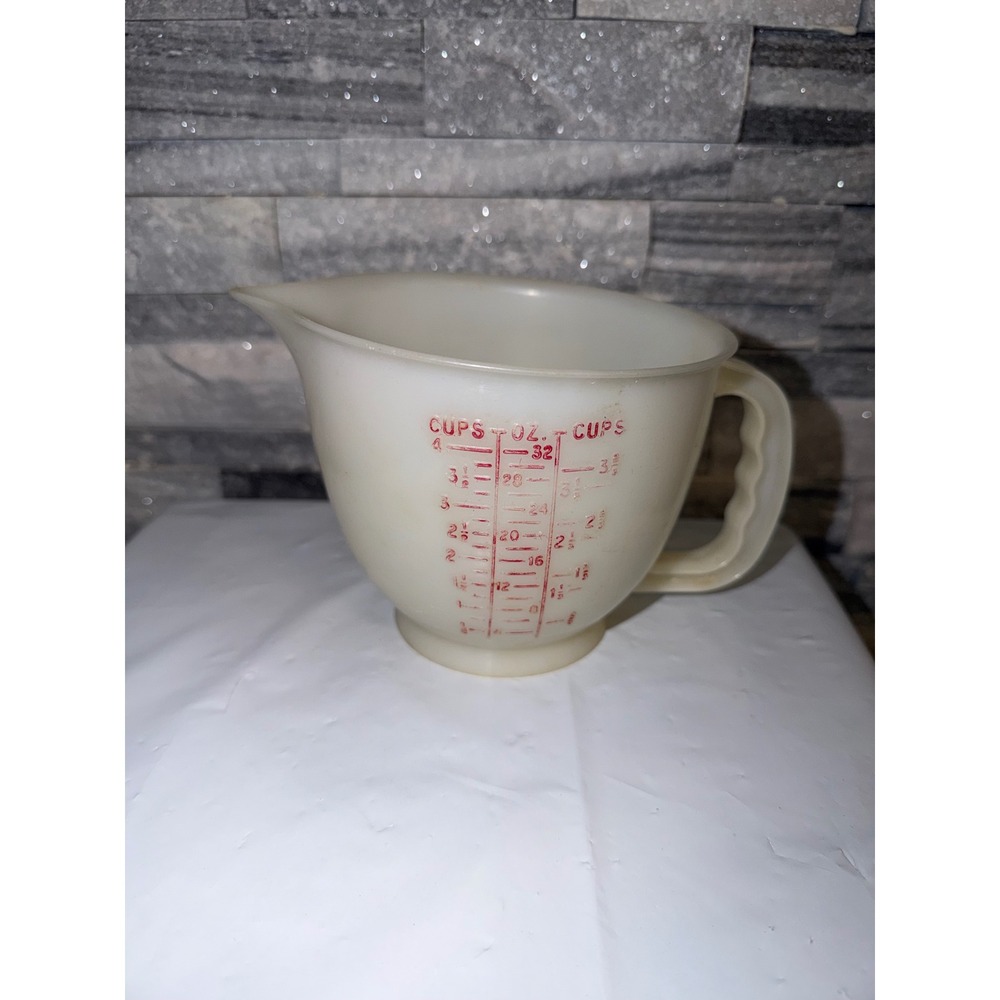 Vintage Tupperware Mix-N-Pour Measuring Pitcher 4 Cup 32 oz Sheer White 1243
